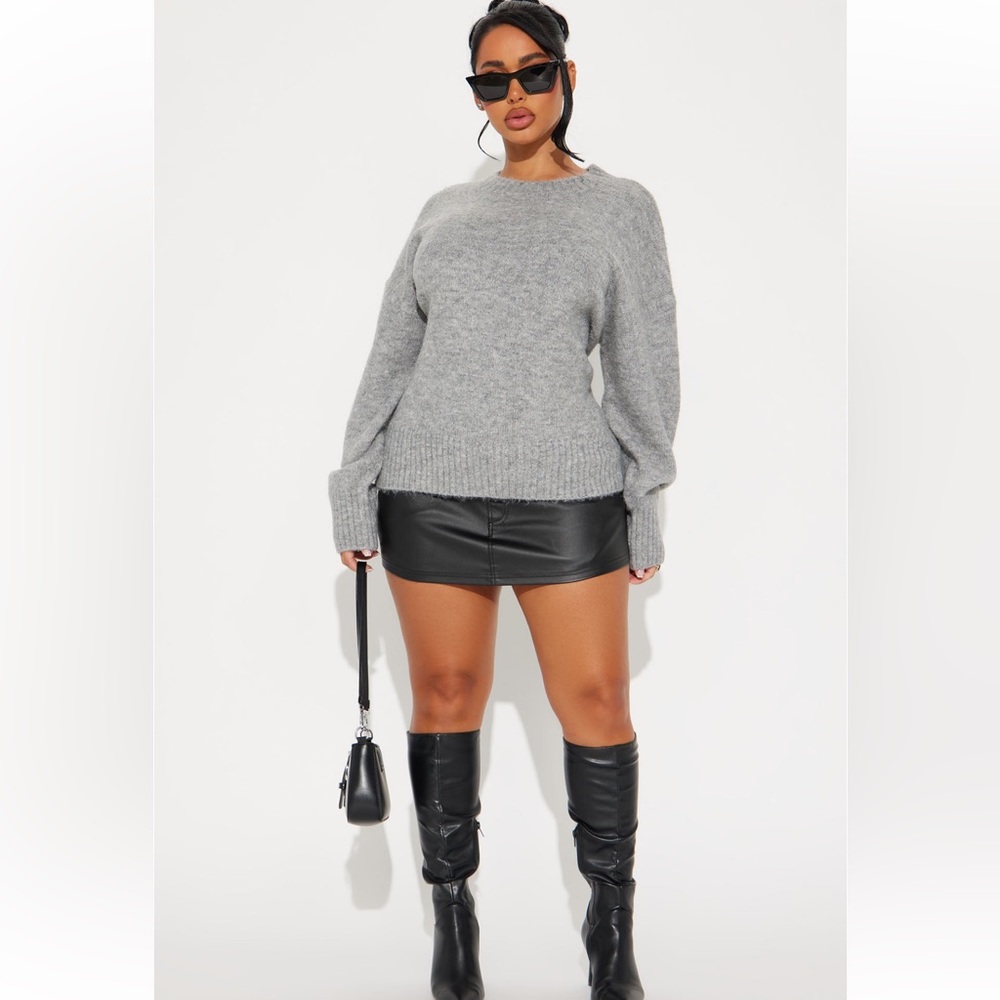 New Ribbed Pullover Swester - Picture 2 of 3